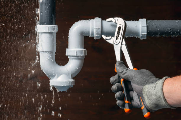 Professional Pipe Repair technician working in Amanda, OH